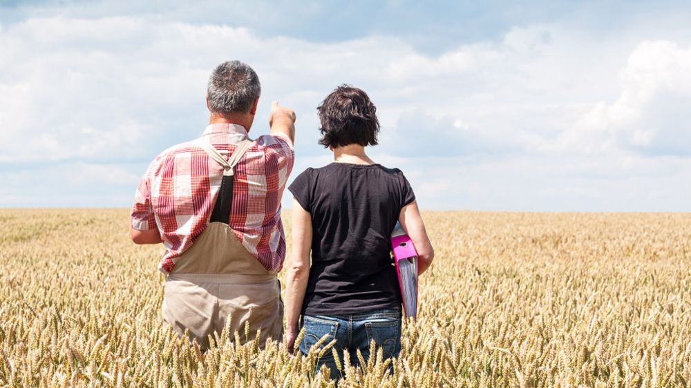Créer un lien de confiance pour aider les agriculteurs à transmettre ou diversifier leur ferme. (©AdobeStock)