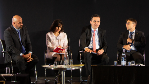 L.C. dos Santos Jr, M. Al Akiely, C. Maras et N. Gorbachev (de g. à d.) sont intervenus sur le thème du commerce mondial des céréales à l'occasion de la Paris Grain Conference, organisée les 26 et 27 janvier par Agritel/ArgusMedia (©ArgusMedia) L.C. dos Santos Jr, M. Al Akiely, C. Maras et N. Gorbachev (de g. à d.) sont intervenus sur le thème du commerce mondial des céréales à l'occasion de la Paris Grain Conference, organisée les 26 et 27 janvier par Agritel/ArgusMedia (©ArgusMedia)