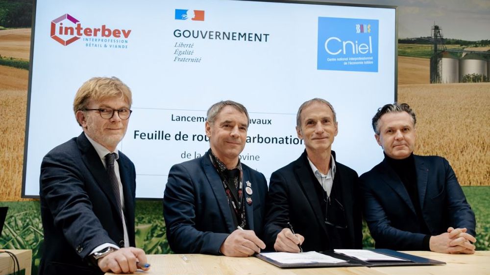 Cniel et Interbev ont lancé la feuille de route décarbonation en présence de Marc Fesneau et Christophe Béchu. (©Guillaume Blanchon, Cniel)
