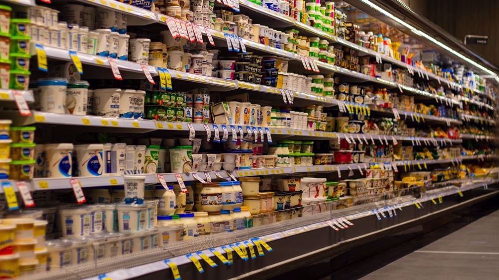Objectif : faire baisser les prix des produits alimentaires en rayons. (©<a href="https://pixabay.com/fr/photos/supermarch%c3%a9-%c3%a9tag%c3%a8re-se-brouiller-4052658/" target="_blank">Squirrel photos/Pixabay</a>)