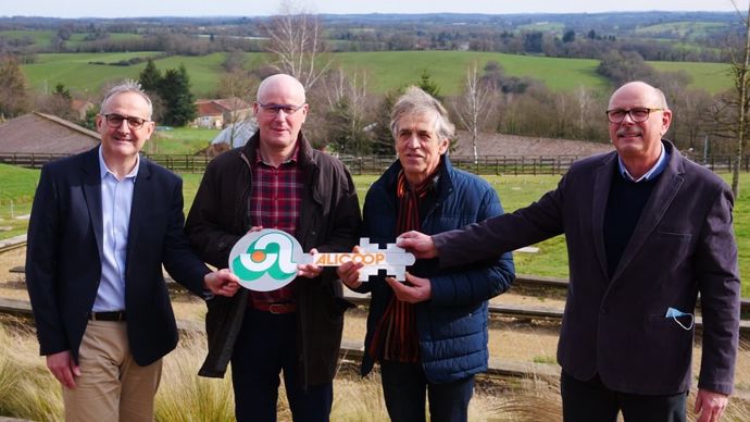 De g. à dr., Laurent Stefanini et Hervé Forestier forment le nouveau duo après celui formé par Philippe Rogeon et Louis-Marie Alaitru.