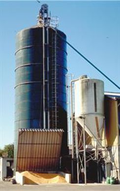 Le silo tour en acier vitrifié est réservé aux exploitations possédant de gros cheptels.
