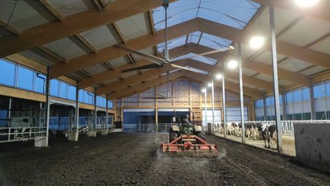 L'outil Lubratec Smart synchronise et pilote les brasseurs d'air, gaine de ventilation et l'éclairage de la marque Huesker. L'outil Lubratec Smart synchronise et pilote les brasseurs d'air, gaine de ventilation et l'éclairage de la marque Huesker.