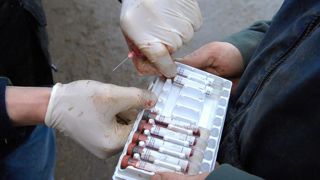 Comme pour la FCO, tester les bovins permettrait d'apporter des garanties à nos partenaires commerciaux. Comme pour la FCO, tester les bovins permettrait d'apporter des garanties à nos partenaires commerciaux.
