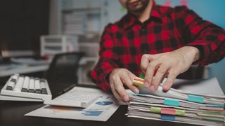 Déclarations Pac, plans prévisionnels, cahiers phytosanitaires, carnets d'élevage... La liste des documents à remplir au quotidien est longue en élevage ! Déclarations Pac, plans prévisionnels, cahiers phytosanitaires, carnets d'élevage... La liste des documents à remplir au quotidien est longue en élevage !