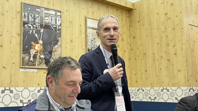 Thierry Roquefeuil, président de la FNPL, revient sur les sujets d'actualité pour la filière laitière, le 27 février, au Salon de l'agriculture.