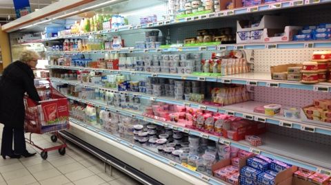 50 actions départementales d'éleveurs laitiers pour réclamer 10 € de plus 50 actions départementales d'éleveurs laitiers pour réclamer 10 € de plus
