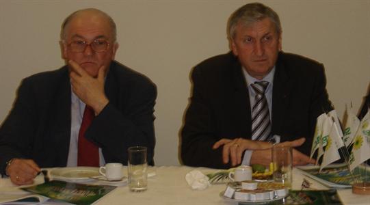 Paul Kerdraon et Jean-Michel Lemétayer, directeur et président du salon de l'élevage Space. Photo parue sur Web-agri.fr (Terre-net Média)