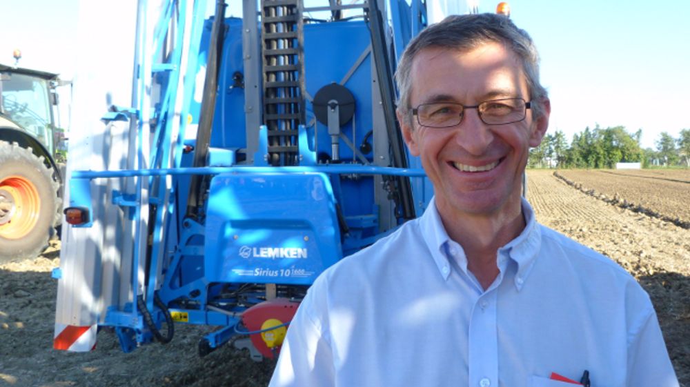 Bertrand Gourmaud à la pulvérisation pour Lemken Bertrand Gourmaud à la pulvérisation pour Lemken
