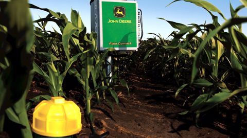 John Deere se jette à l'eau John Deere se jette à l'eau