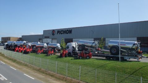 Pichon se pose à Landivisiau Pichon se pose à Landivisiau