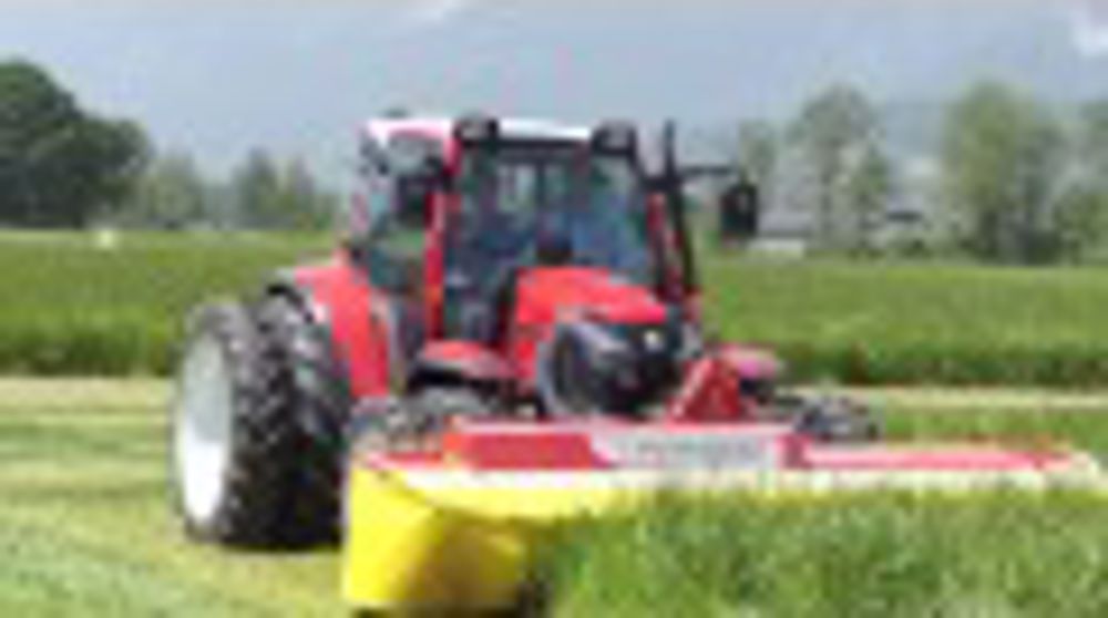 Vidéo : les premiers tours de roues du tracteur Lindner Lintrac 90 Vidéo : les premiers tours de roues du tracteur Lindner Lintrac 90