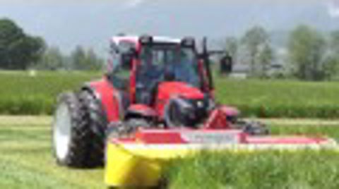 Vidéo : les premiers tours de roues du tracteur Lindner Lintrac 90 Vidéo : les premiers tours de roues du tracteur Lindner Lintrac 90