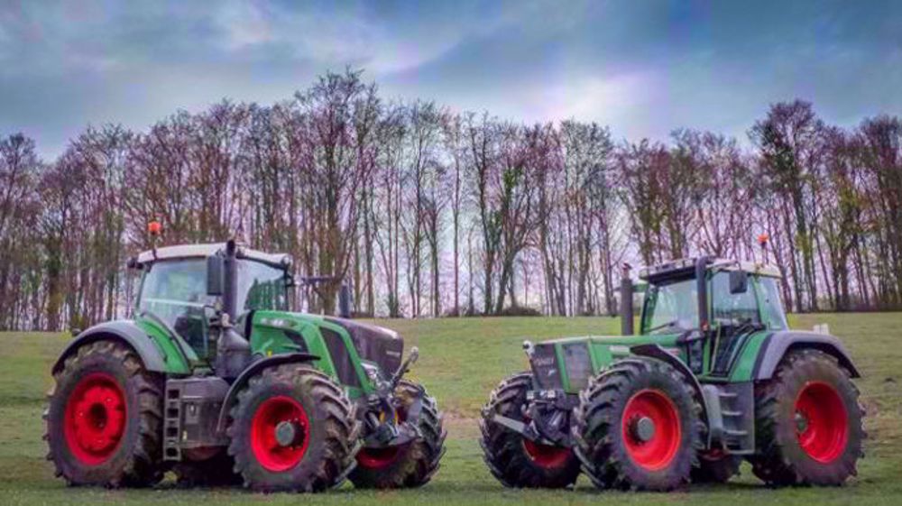 Vidéo : tracteur Fendt 828 Vario vs tracteur Favorit 926 Vario Vidéo : tracteur Fendt 828 Vario vs tracteur Favorit 926 Vario