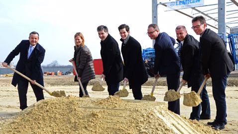 Premier coup de bêche pour la nouvelle usine
