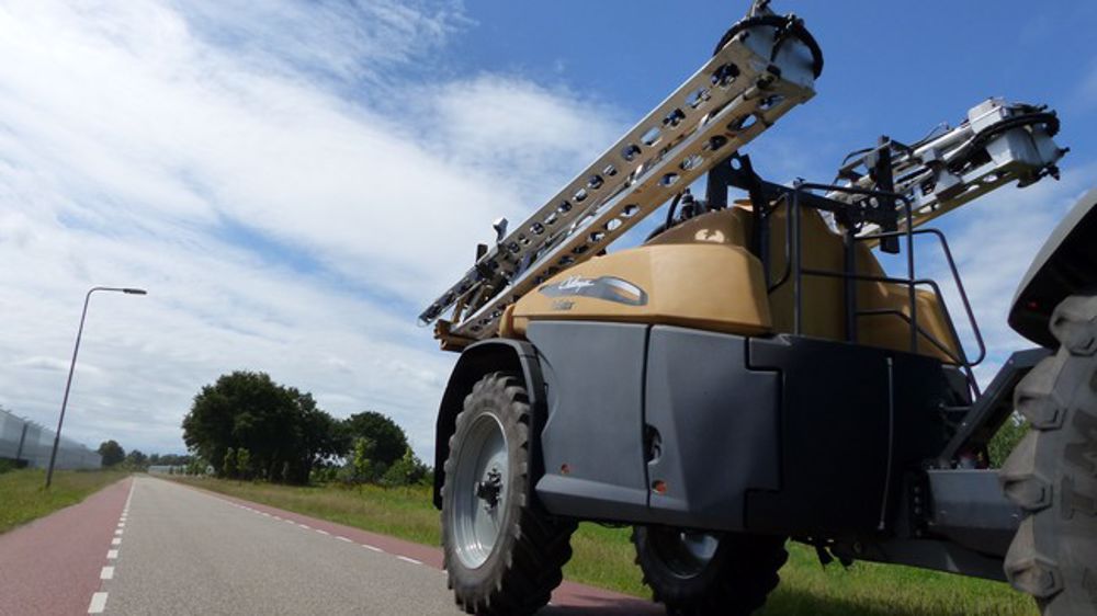 Des pulvérisateurs traînés Challenger sur le ring