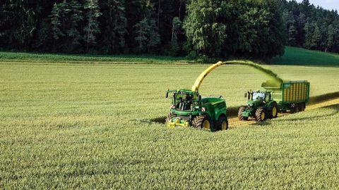 Les ensileuses série 8000 de John Deere plus nombreuses Les ensileuses série 8000 de John Deere plus nombreuses