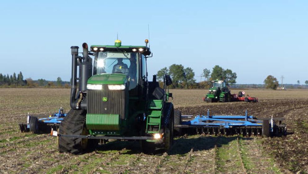 John Deere sauve les meubles en agricole John Deere sauve les meubles en agricole