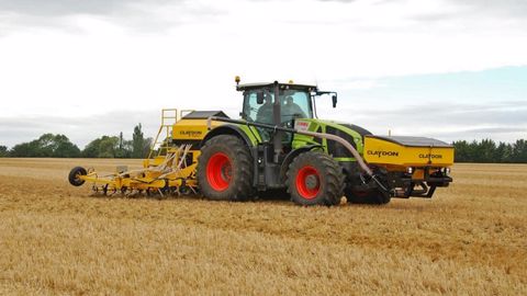 Une trémie frontale pour Claydon Une trémie frontale pour Claydon