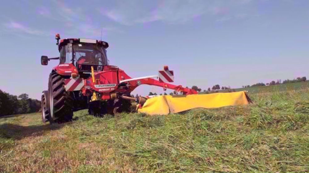 Pöttinger: Un pick-up large dans le gabarit routier Pöttinger: Un pick-up large dans le gabarit routier