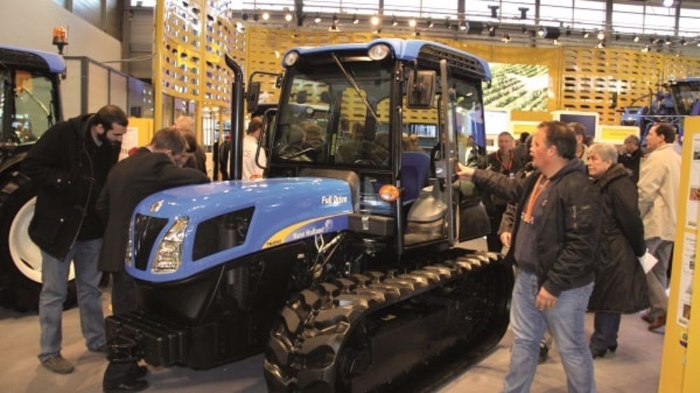 New Holland : Les TK4000 chaussent des chenilles en caoutchouc New Holland : Les TK4000 chaussent des chenilles en caoutchouc