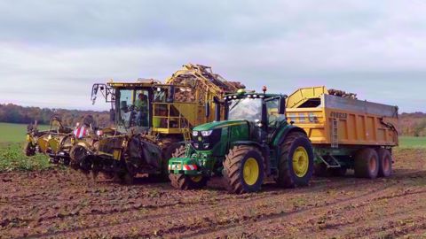 John Deere 6250R : à portée de doigts John Deere 6250R : à portée de doigts