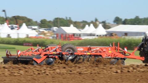 En direct d'Innov'Agri 2016 - Focus sur les matériels de travail du sol En direct d'Innov'Agri 2016 - Focus sur les matériels de travail du sol