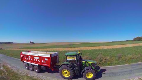 Vidéo : le tracteur John Deere 7310R mis à l'épreuve