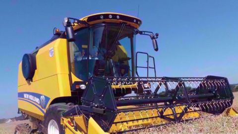 New Holland CR 10.90 : battez surclassé New Holland CR 10.90 : battez surclassé