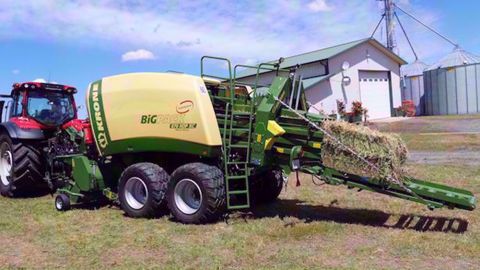 Une presse Krone Multibale en petit format