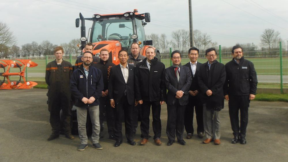 Des dirigeants de Kubota en visite dans la Somme Des dirigeants de Kubota en visite dans la Somme