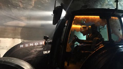 Un tracteur Valtra sur le tapis rouge pour Rendel