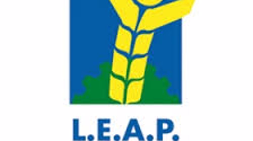 1 FORMATEUR SPECIALISE EN AGROEQUIPEMENT ET MAINTENANCE DES MATERIELS AGRICOLES 1 FORMATEUR SPECIALISE EN AGROEQUIPEMENT ET MAINTENANCE DES MATERIELS AGRICOLES