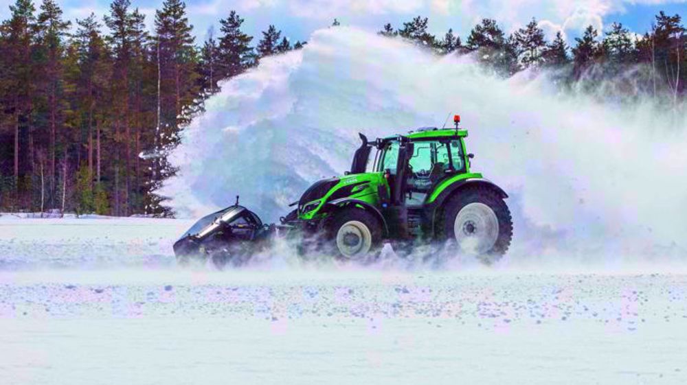 Valtra déneige à fond Valtra déneige à fond