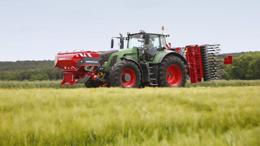 L'Express 4 KR de Horsch se replie L'Express 4 KR de Horsch se replie