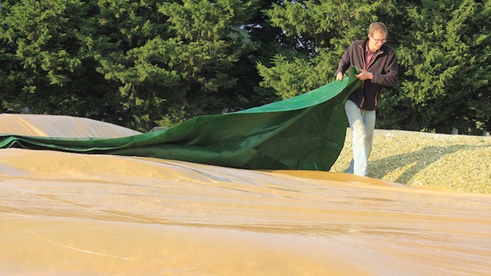 Vélitex : le bâchage des silos simplifié Vélitex : le bâchage des silos simplifié