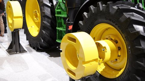 John Deere EZ Ballast Wheel : le lestage rapide et modulaire John Deere EZ Ballast Wheel : le lestage rapide et modulaire
