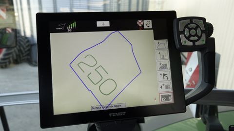 Comment tracer le numéro « 250 » dans un champ ? Comment tracer le numéro « 250 » dans un champ ?