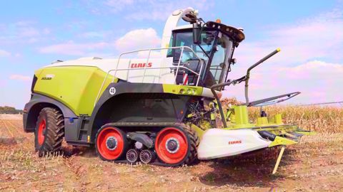 La Claas Jaguar à chenilles arrive La Claas Jaguar à chenilles arrive