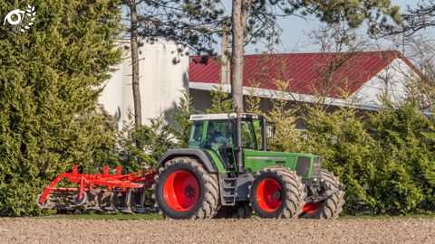 Fendt Favorit 818 toujours au travail Fendt Favorit 818 toujours au travail