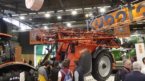 Le premier pulvérisateur traîné Kubota Le premier pulvérisateur traîné Kubota