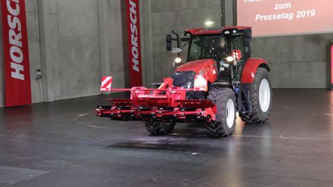 Le rouleau Horsch Cultro fait place nette dans les chaumes Le rouleau Horsch Cultro fait place nette dans les chaumes
