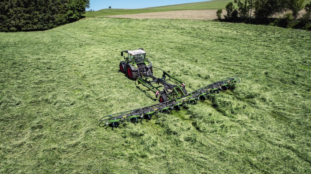 La Fendt Lotus fane jusqu'à 12,5 m La Fendt Lotus fane jusqu'à 12,5 m