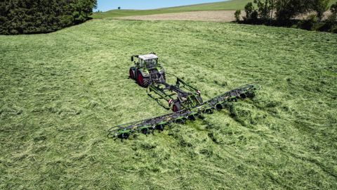 La Fendt Lotus fane jusqu'à 12,5 m La Fendt Lotus fane jusqu'à 12,5 m