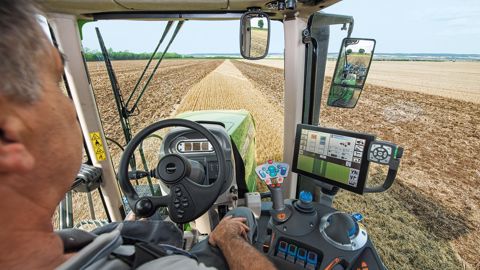 Un nouveau joystick sur les tracteurs Fendt 900 MT Un nouveau joystick sur les tracteurs Fendt 900 MT