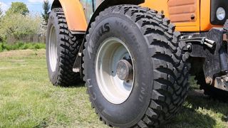 Mitas dévoile une taille de pneus spéciale "engins municipaux"