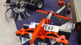 Un désherbeur de chemin