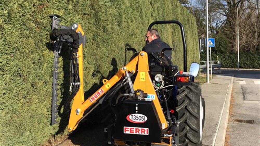 La Ferri T350SI taille de tous les côtés La Ferri T350SI taille de tous les côtés