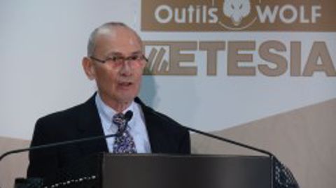 Elmar Wolf s'est retiré dans son jardin Elmar Wolf s'est retiré dans son jardin