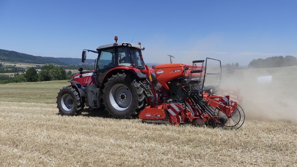 Le Kuhn Sitera, un semoir avec trois éléments semeurs Le Kuhn Sitera, un semoir avec trois éléments semeurs